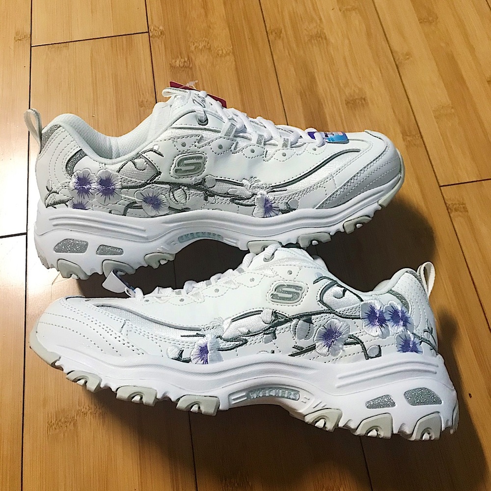 Skechers D’lite Soft Blossom Sneakers —Size 9